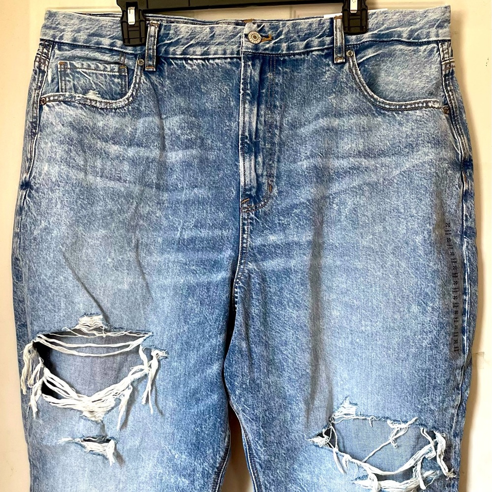 American Eagle Curvy Mom Jean